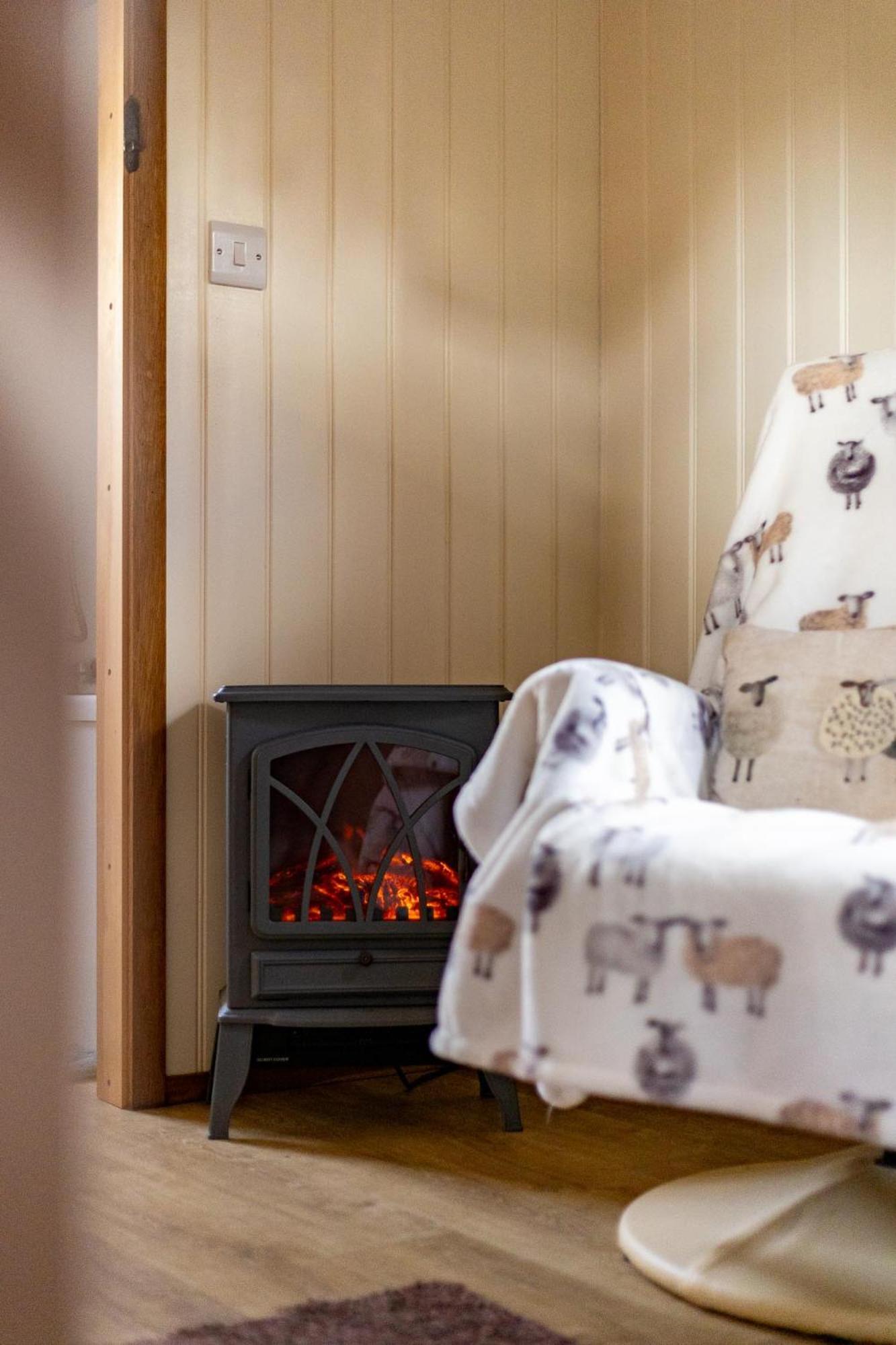 Shepherds Hut, West Ayton, Скарбъро Екстериор снимка
