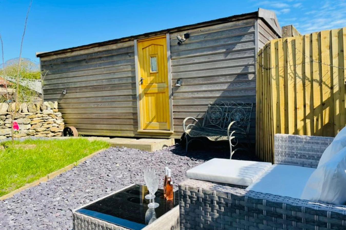 Shepherds Hut, West Ayton, Скарбъро Екстериор снимка